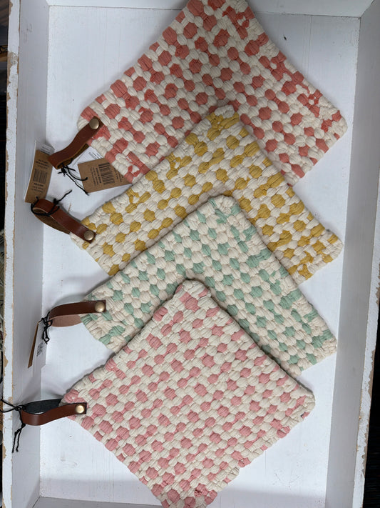 Cotton crocheted hot pad